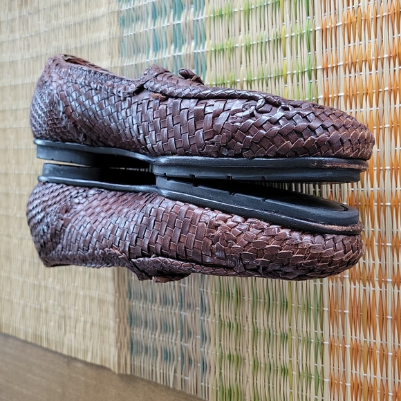 COLE HAAN   MENS LEATHER TASSEL LOAFERS - Picture 3 of 12